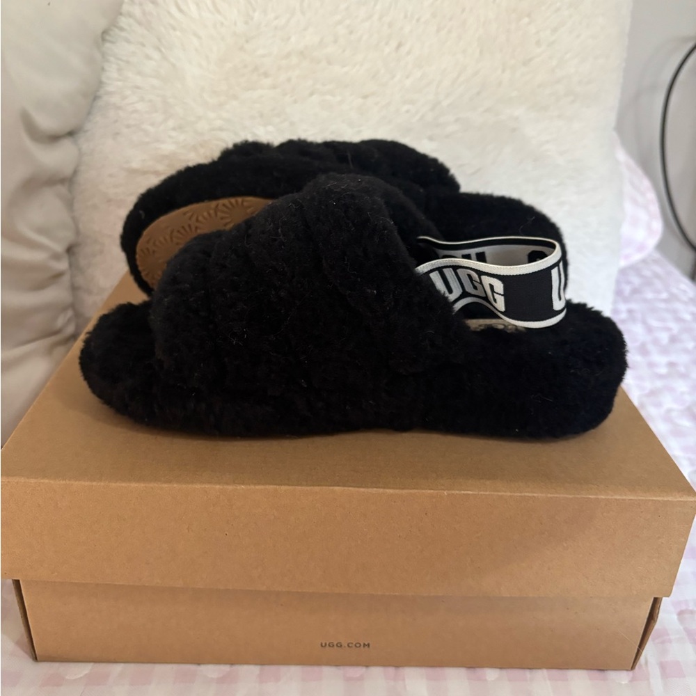 UGG Black Fluff Slides